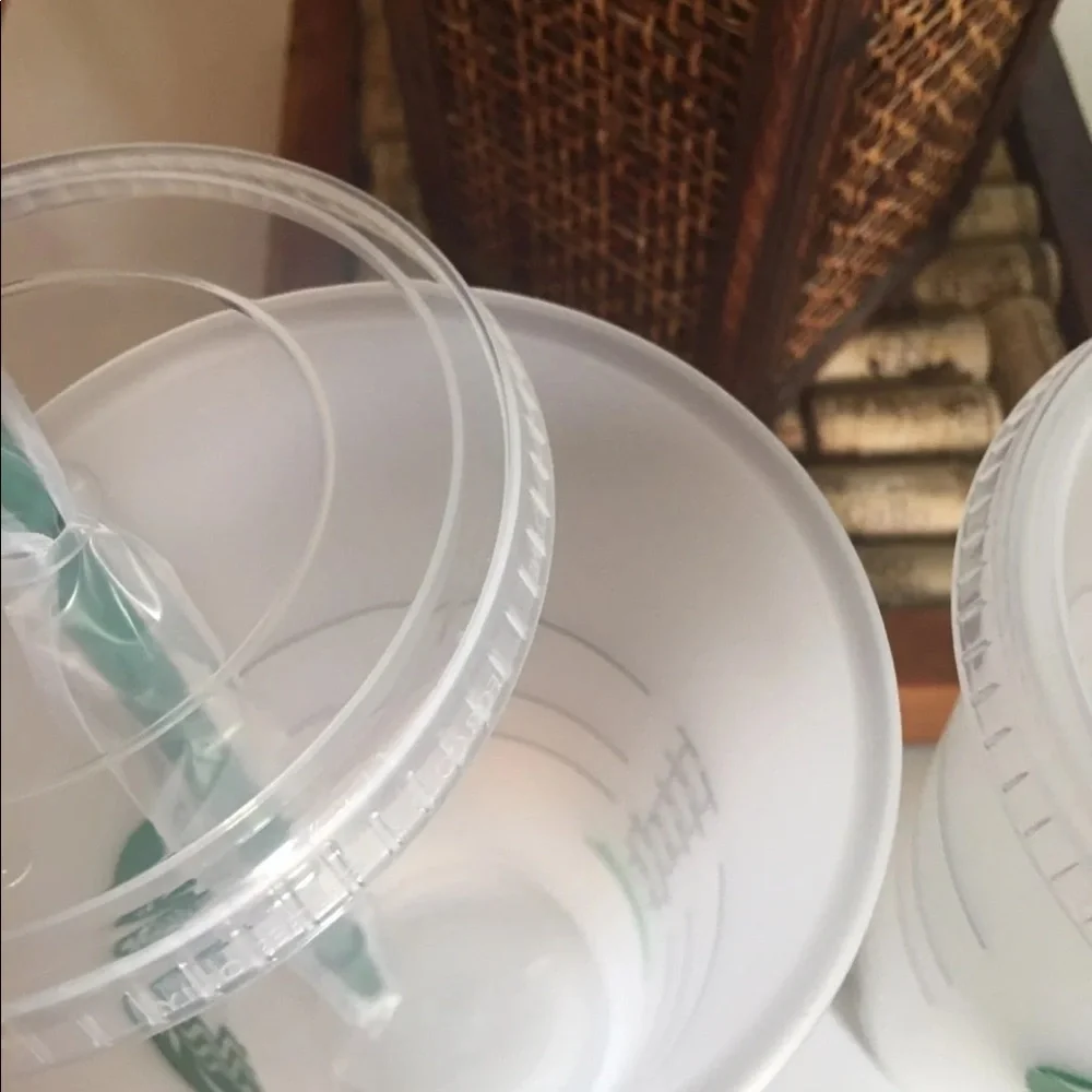 NWT Starbucks set of 2 Venti iced cups Christmas holiday gift coffee tea water